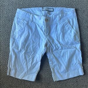 Abercrombie & Fitch White Bermuda Shorts Casual Lightweight